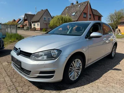 Gebraucht VW Golf VII Trendline 110 PS (80 kW) 2015 Silber Limousine