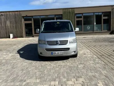 Usado VW Multivan 174 CV (127 kW) 2005 Plateado Monovolumen