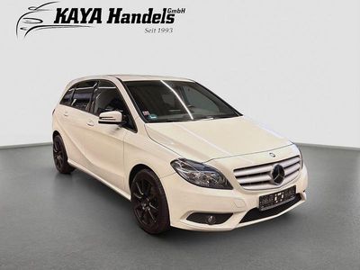 Weiß Gebraucht 2012 Mercedes 180 Limousine | 8.990 € (Fairer Preis)