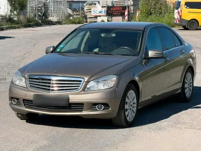 Gebraucht Mercedes C250 205 PS (150 kW) 2009 Silber Limousine