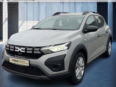 Usata Dacia Sandero Essentiel 122 CV (89 kW) 2024 Argento Berlina