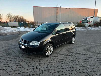 Schwarz Gebraucht 2005 VW Touran Van / Kleinbus | 3.333 € (Etwas zu teuer)