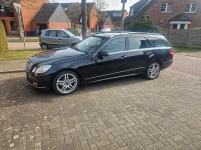 Second-hand Mercedes E200 Elegance 184 CP (135 kW) 2011 Negru Break
