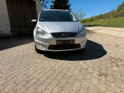 Używany Ford Galaxy 140 KM (102 kW) 2013 Srebrny Minivan