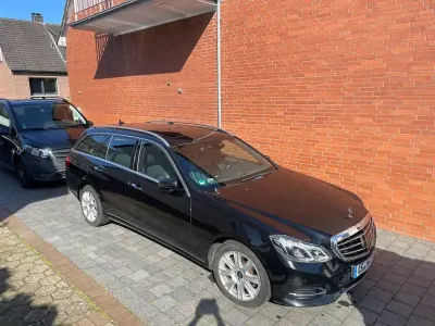 Gebraucht Mercedes E350 Elegance 252 PS (185 kW) 2013 Schwarz Limousine