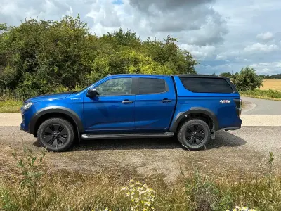 Gebraucht Isuzu D-Max 163 PS (119 kW) 2022 Blau Pickup