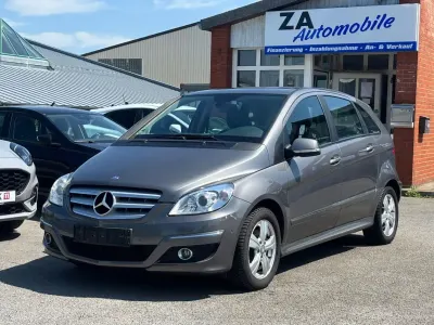 Gebraucht Mercedes B180 109 PS (80 kW) 2009 Grau Van / Kleinbus