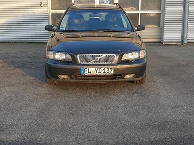Schwarz Gebraucht 2004 Volvo V70 Kombi | 2.400 € (Teuer)