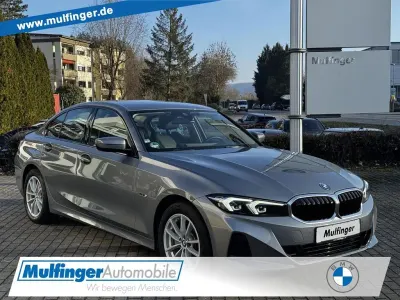 Gebraucht BMW 330e Sport Line 292 PS (214 kW) 2023 Skyscraper grau (metallic) Limousine