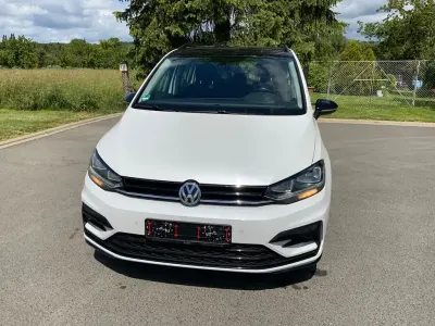 Gebraucht VW Touran Comfortline 150 PS (110 kW) 2020 Weiß Van / Kleinbus