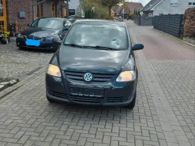 Używany VW Fox 55 KM (40 kW) 2006 Szary Hatchback