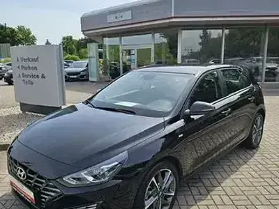 Gebraucht Hyundai i30 Trend 160 PS (117 kW) 2023 Schwarz Limousine