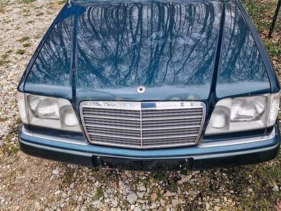 Gebraucht Mercedes E220 Sportline 150 PS (110 kW) 1995 Grün Coupé