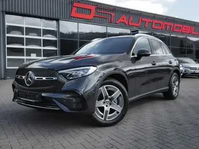 Gebraucht Mercedes GLC300 AMG line 269 PS (197 kW) 2025 Grafitgrau Limousine