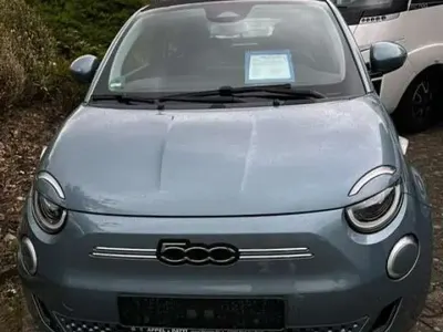 Gebraucht Fiat 500e Icon 86 kW (118 PS) 2022 Colore esterno (eis blau)metallic Cabrio