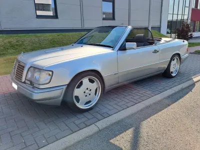 Gebraucht Mercedes E200 AMG 136 PS (100 kW) 1996 Silber Cabrio