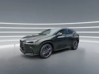 Neu Lexus NX450h+ 292 PS (214 kW) 2026 Grün SUV