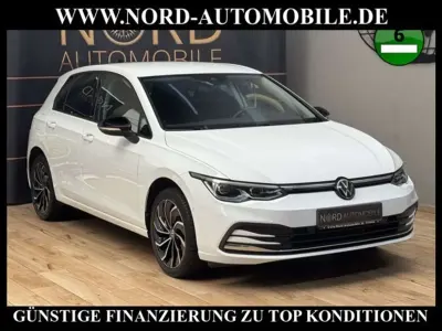 Gebraucht VW Golf VIII Move 150 PS (110 kW) 2024 Pure white Limousine