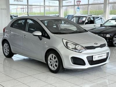 Gebraucht Kia Rio Edition 7 109 PS (80 kW) 2015 Silber Limousine
