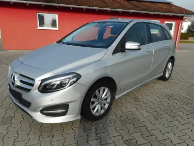 Gebraucht Mercedes B180 109 PS (80 kW) 2015 Silber Kleinwagen