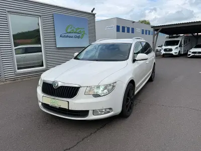 Gebraucht Skoda Superb Exclusive 125 PS (91 kW) 2013 Weiß Kombi