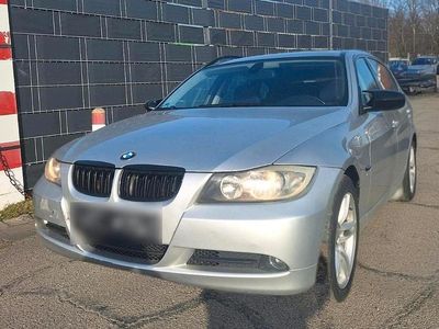 Gebraucht BMW 320 143 PS (105 kW) 2007 Silber Kombi