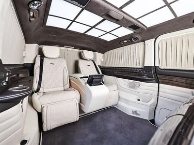 Gebraucht Mercedes V300 Luxury 239 PS (175 kW) 2024 Schwarz Van / Kleinbus