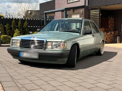 Gebraucht Mercedes 190 118 PS (86 kW) 1988 Grün Limousine