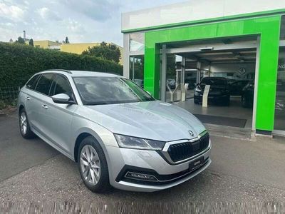 gebraucht Skoda Octavia Combi 1.5 eTEC DSG Style AHK Matrix Navi