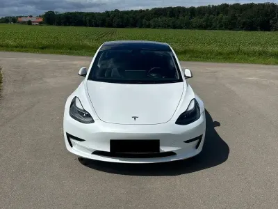 Gebraucht Tesla Model 3 Standard Range Plus 239 kW (325 PS) 2021 Weiß Limousine