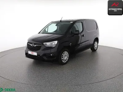 Gebraucht Opel Combo Edition 131 PS (96 kW) 2022 Schwarz Van / Kleinbus