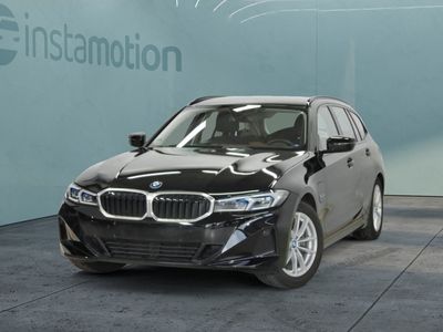 gebraucht BMW 330e BMW 330, 11.200 km, 292 PS, EZ 02.2023, Hybrid (Benzin/Elektro)