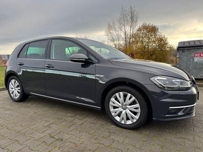Grau Gebraucht 2020 VW Golf Style Limousine | 15.500 € (Guter Preis)