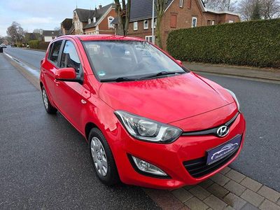 Gebraucht Hyundai i20 Edition 86 PS (63 kW) 2012 Rot Kleinwagen