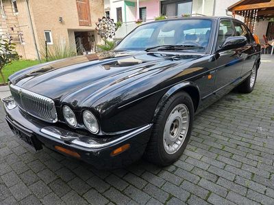 Jaguar XJ8