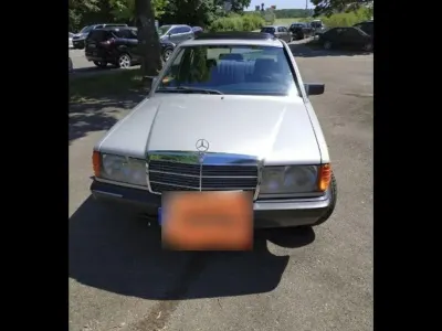 Gebraucht Mercedes 190 90 PS (66 kW) 1984 Silber Limousine