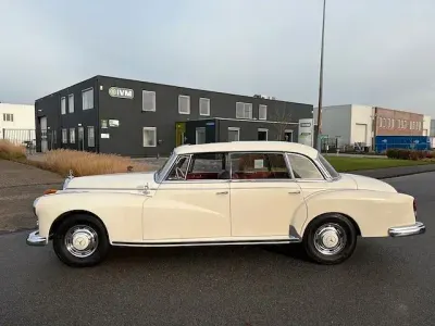 Gebraucht Mercedes 300 160 PS (117 kW) 1960 Beige Limousine