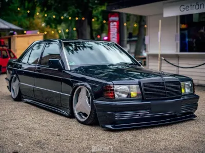 Gebraucht Mercedes 190 Sportline 136 PS (100 kW) 1991 Schwarz Limousine
