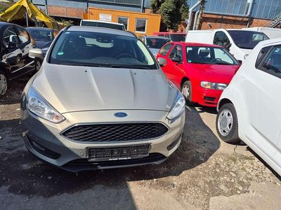 Gebraucht Ford Focus Business Edition 101 PS (74 kW) 2015 Grau Kombi