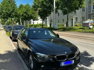 Gebraucht BMW 320 184 PS (135 kW) 2012 Schwarz Kombi