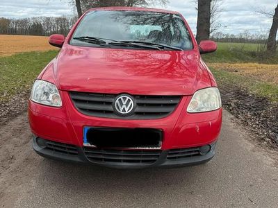 Gebraucht VW Fox 54 PS (39 kW) 2005 Rot Kleinwagen