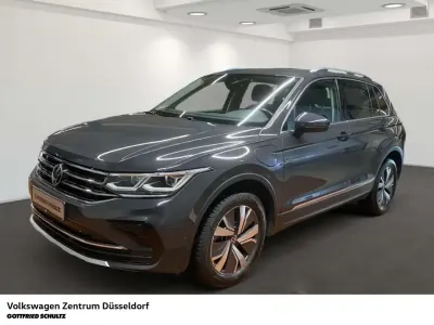 Gebraucht VW Tiguan Elegance 245 PS (180 kW) 2023 Uranograu SUV