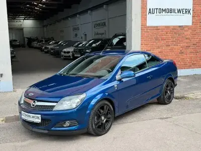Usata Opel Astra 115 CV (84 kW) 2010 Blu