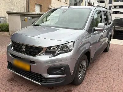 Gebraucht Peugeot Rifter 131 PS (96 kW) 2020 Silber Van / Kleinbus