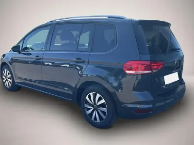 Gebraucht VW Touran Comfortline 150 PS (110 kW) 2023 Manufacturer Van / Kleinbus