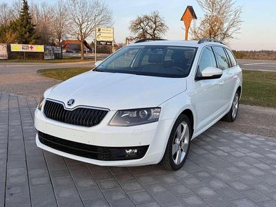 Gebraucht Skoda Octavia Style 179 PS (131 kW) 2015 Laserweiss Kleinwagen