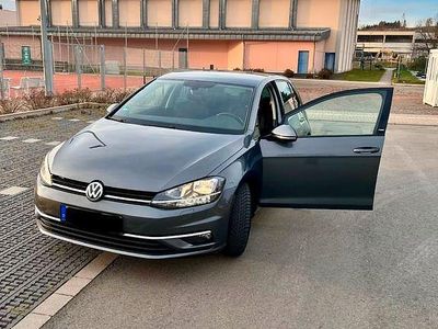 Gebraucht VW Golf VII Sound 110 PS (80 kW) 2017 Grau Limousine