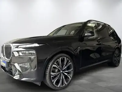 Gebraucht BMW X7 M Sport 381 PS (280 kW) 2023 Saphirschwarz SUV