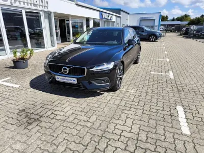 Gebraucht Volvo V60 Core 197 PS (144 kW) 2024 Schwarz Kombi