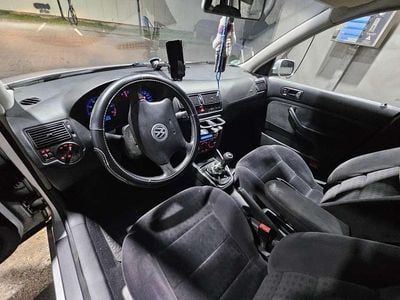 Silber Gebraucht 2003 VW Golf IV Kombi | 999 €